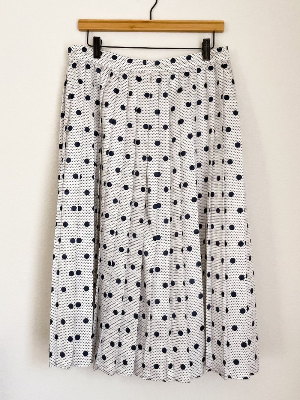 Vintage Paris-Sourced Navy Polka Dot Pleated Midi Skirt — Size 44 (12)